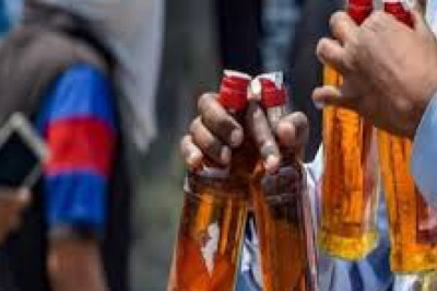 जयंती स्टेडियम के सामने ग्राउंड बना शराबियों का अड्डा...