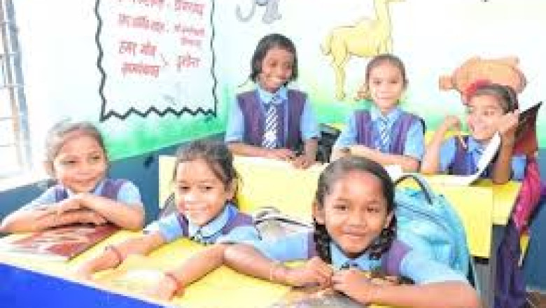 पीएम श्री योजना के तहत  प्राथमिक शाला डुंडेरा का हुआ कायाकल्प, बच्चों के चेहरों पर आई मुस्कान : मुख्यमंत्री विष्णुदेव साय
