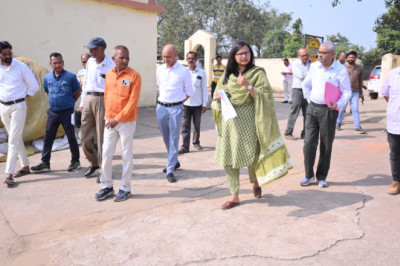 जिले में धान खरीदी की तैयारी पूरी कलेक्टर ने चंदखुरी और थनौद उपार्जन केंद्र में व्यवस्था का लिया जायजा
