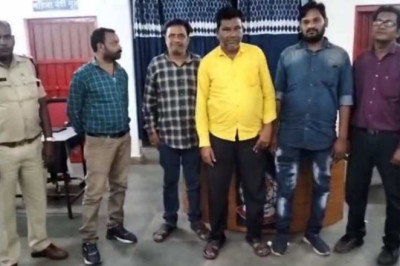 जुए के फड़ में पुलिस की दबिश, 5 जुआरी गिरफ्तार...