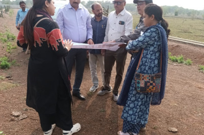 पत्रकार कालोनी में मूलभूत सुविधा आर.सी.सी. नाली, पी.सी.सी. रोड व बाउण्ड्रीवाल निर्माण कार्य का आयुक्त विश्वकर्मा ने किया निरीक्षण...