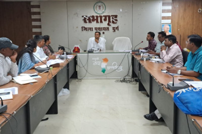 सीईओ ने की मनरेगा एवं एसबीएम की समीक्षा