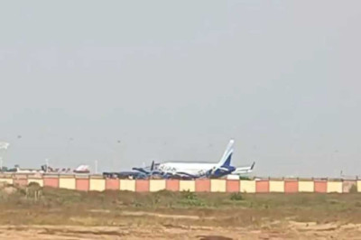 माना पुलिस की हिरासत में यात्री, Indigo फ्लाइट में बम का मामला...
