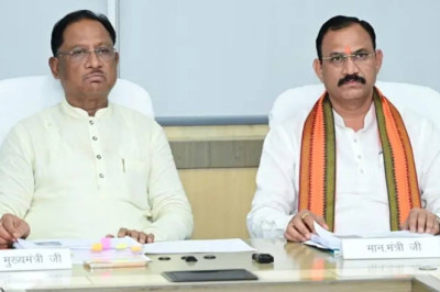 छत्तीसगढ़ के 14 स्वास्थ्य संस्थाओं को मिला गुणवत्ता आश्वासन प्रमाण, स्वास्थ्य मंत्री ने दी बधाई, कहा – CM साय के नेतृत्व में राज्य में स्वास्थ्य सुविधाएं लगातार हो रही बेहतर