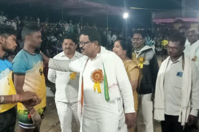 कबड्डी प्रतियोगिता के समापन मे पहुँचे खुज्जी विधायक ने खिलाड़ियों का किया उत्साहवर्धन...