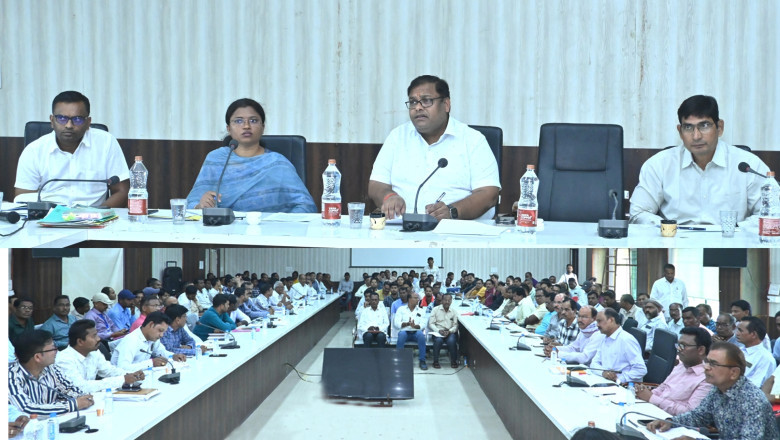 धान खरीदी में लापरवाही नहीं की जायेगी बर्दाश्त - कलेक्टर अग्रवाल नोडल अधिकारी, ब्रांच मैनेजर, समिति प्रबंधक एवं ऑपरेटर गंभीरतापूर्वक करें कार्य