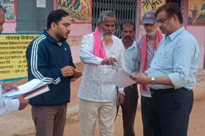 आब्जर्वर सी एल मार्कण्डेय ने मतदान केंद्रों का किया निरीक्षण...