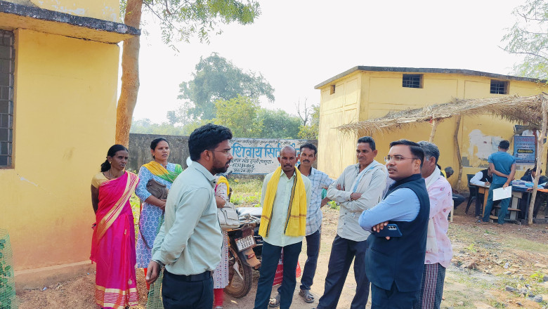 अपर कलेक्टर ने किया  खड़गांव  तहसील कार्यालय का आकस्मिक निरीक्षण