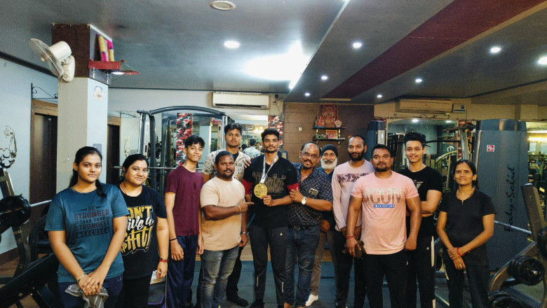 मनोज राजपूत ने नेशनल मैन फिजिक्स में जीता रजक पदक (माँ स्टार फिटनेश जिम)