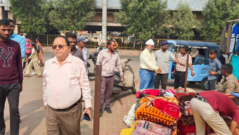 जी.ई.रोड जिला न्यायालय के पास लगे ठेला खोमचा व ममता नगर मार्ग से अतिक्रमण हटाने दी समझाईस...