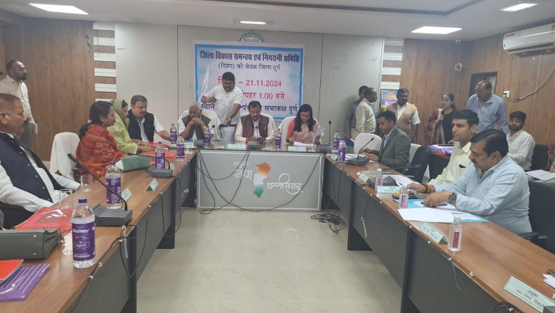 योजनाओं का बेहतर क्रियान्वयन कर आम जनता को करें लाभान्वित -सांसद विजय बघेल