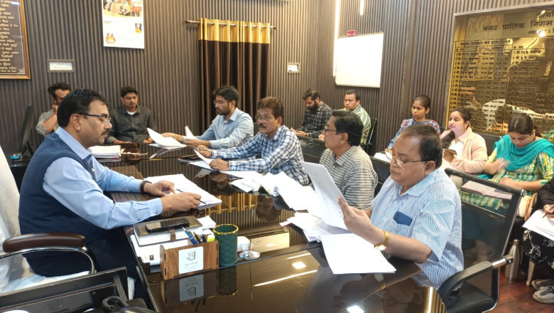 अप्रारंभ व अधुरे कार्य तत्काल प्रांरभ कराने एवं आंगनबाडी मरम्मत कार्य शीघ्र पूर्ण कराने के दिये निर्देश