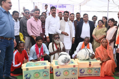 शिविर मे हितग्राहियों को किया गया सामग्री वितरण...