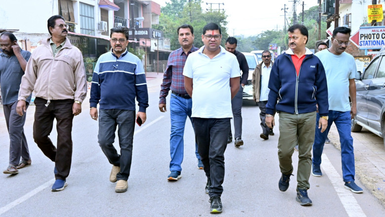 हुड़को क्षेत्र में उद्यान, तालाब, स्टेडियम एवं सफाई व्यवस्था का निरीक्षण किए-आयुक्त...