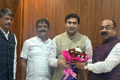 नगरीय निकाय मंत्री अरुण साव से विकास के लिए महापौर धीरज बाकलीवाल ने मांगी राशि: