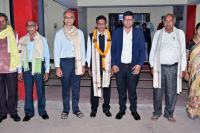 निगम प्रशासन ने 06 कर्मचारियों को स-सम्मान बिदाई दी।