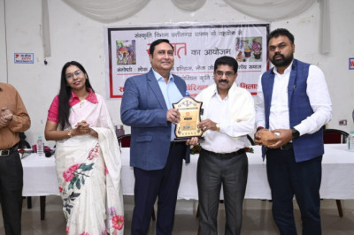 12  रचनाकारों को चतुर्भुज मेमोरियल कृति सम्मान...