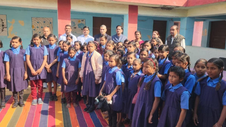 कलेक्टर शर्मा ने किया अनुसूचित जाति बालिका आश्रम का औचक निरीक्षण...