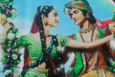 भगवान श्रीकृष्ण के लीला को देखने उमड़ रही श्रद्धालुओं की भीड़...