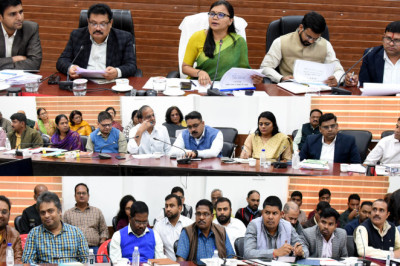 प्रधानमंत्री सूर्यघर योजना के सफल क्रियान्वयन हेतु कलेक्टर ने ली समीक्षा बैठक...
