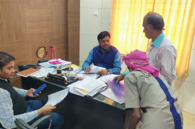 अपर कलेक्टर प्रकाश कुमार भारद्वाज ने सुनी जनदर्शन में लोगों की समस्याएं...