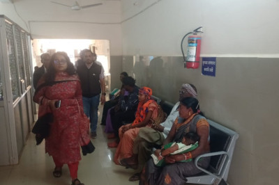 कलेक्टर ने स्वास्थ्य केंद्र का निरीक्षण कर दी सफाई और सेवाओं में सुधार के निर्देश...