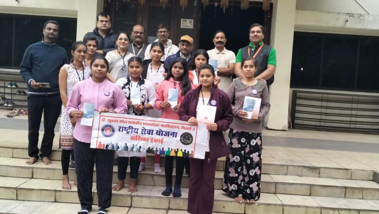 'विश्व ध्यान दिवस' के उपलक्ष्य में डॉ खूबचंद बघेल स्नातकोत्तर महाविद्यालय भिलाई -3 के राष्ट्रीय सेवा योजना बालिका इकाई  को ध्यान से कराया गया परिचित...