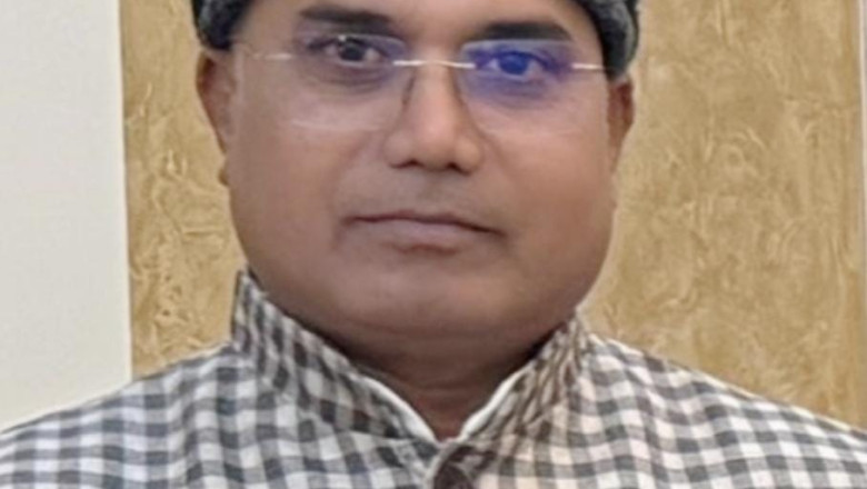 10 करोड़ की हेरा फेरी के आरोपियों को बचाना क्या यही सुशासन है - रूपेश दुबे...
