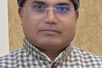 10 करोड़ की हेरा फेरी के आरोपियों को बचाना क्या यही सुशासन है - रूपेश दुबे...