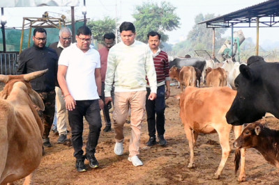 आयुक्त ने अटल परिसर, कांजी हाउस एवं एस.एल.आर.एम. सेंटर का किए औचक निरीक्षण...