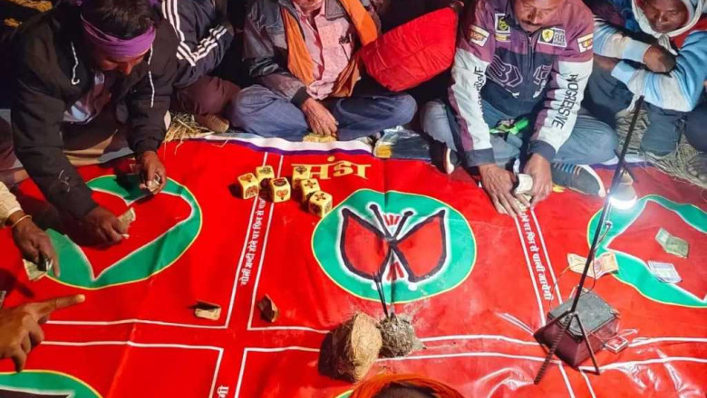 रायपुर के जुआ खेलते जुआरी धमतरी में 2 भाई समेत 4 गिरफ्तार...