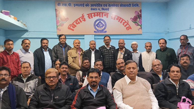वेटिकन में सर्वधर्म संसद से भाग लेकर लौटे मोहम्मद,सेक्टर-4 सोसाइटी में कर्मियों को दी विदाई...