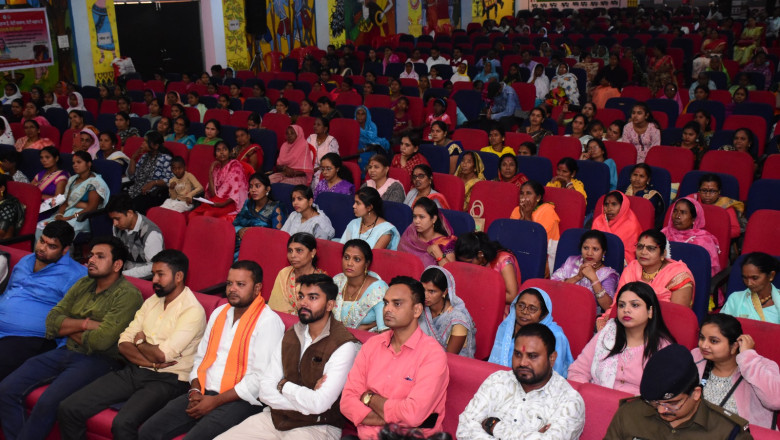 नगर पालिक निगमों के महापौर तथा नगर पालिका परिषद् एवं नगर पंचायत के अध्यक्षों के पदों के आरक्षण की कार्रवाई 27 दिसम्बर को रायपुर में...