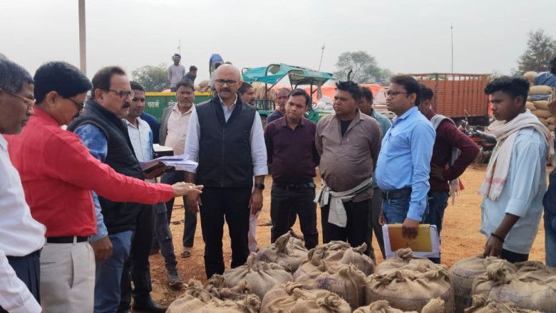सचिव खाद्य अंबलगन ने जिले के धान खरीदी केंद्रों का निरीक्षण किया...