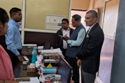 कलेक्टर शर्मा ने किया कलेक्टरेट के विभिन्न शाखाओ का निरीक्षण...