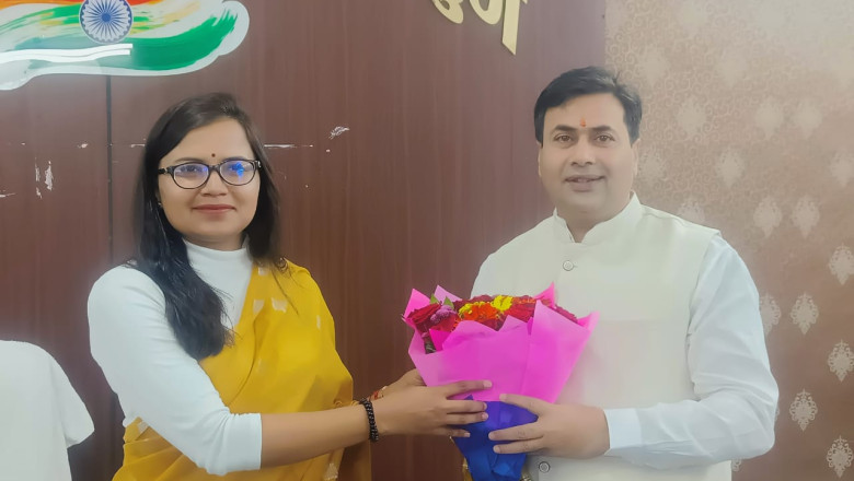 कलेक्टर सुश्री ऋचा प्रकाश चौधरी ने नगर निगम के प्रशासक के तौर पर आज पूर्व महापौर धीरज बकलवाल के समक्ष पदभार ग्रहण किया,निगम परिषद का खत्म हुआ कार्यकाल: