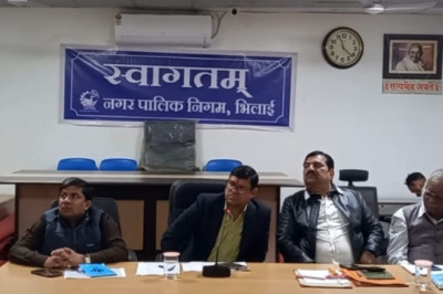 घर में सोलर पैनल लगवाके प्रधानमंत्री सूर्य घर मुफ्त बिजली योजना का लाभ उठावें।