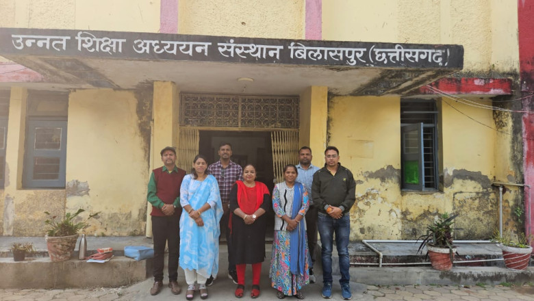 इंग्लिश व्याख्याताओ ने इंस्टिट्यूट ऑफ़ एडवांस स्टडीज इन एजुकेशन...