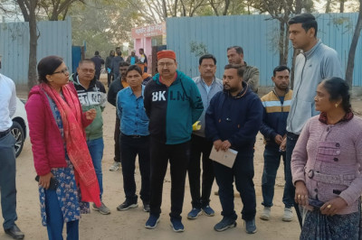 कलेक्टर व निगम प्रशासक ने सुबह शहर भ्रमण करके निर्माण कार्यो व साफ सफाई व्यवस्था का लिया जायजा...
