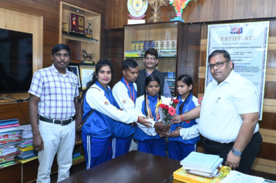 कलेक्टर ने स्ट्रांग रूम, कन्ट्रोल रूम, रिटर्निंग आफिसर कक्ष, एमसीएमसी एवं अनुवीक्षण इकाई का किया निरीक्षण...