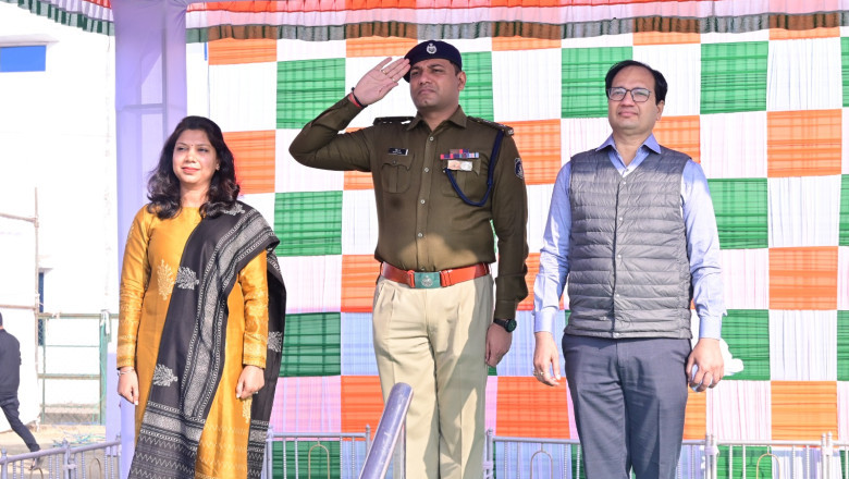 गणतंत्र दिवस के लिए किया गया अंतिम रिहर्सल  - कलेक्टर ने लिया व्यवस्थाओं का जायजा  - गणतंत्र दिवस समारोह की तैयारियां पूर्ण...