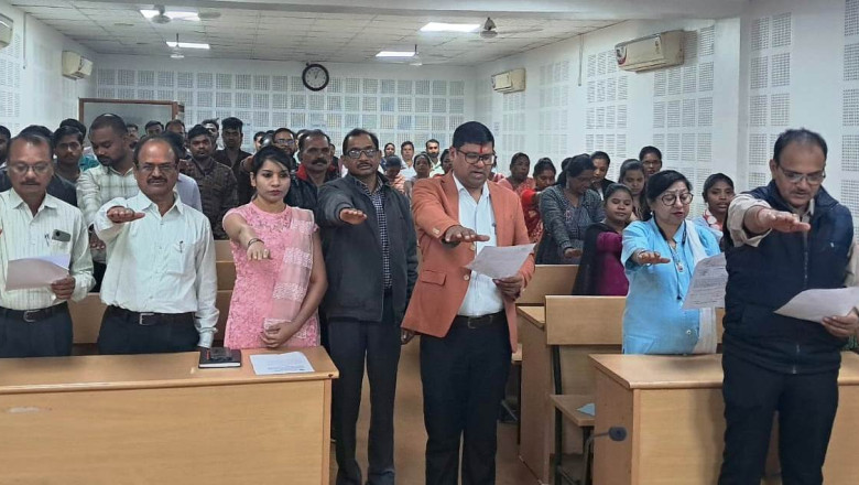 निगम भिलाई में मतदाता जागरूकता को लेकर शपथ दिलाई-आयुक्त ने..