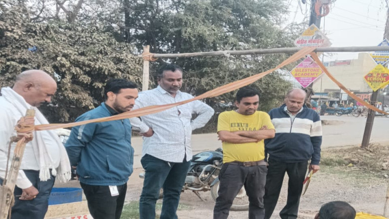 खुले में अवैध रूप से मांस मटन विक्रय करने वालो पर निगम की कर रही है कार्यवाही।