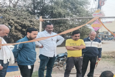 खुले में अवैध रूप से मांस मटन विक्रय करने वालो पर निगम की कर रही है कार्यवाही।