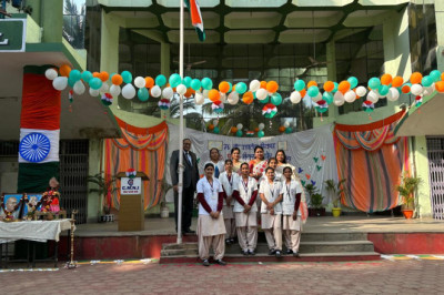 चंदूलाल चंद्राकार हॉस्पिटल के चेयरमैन ने किया ध्वजारोहण...