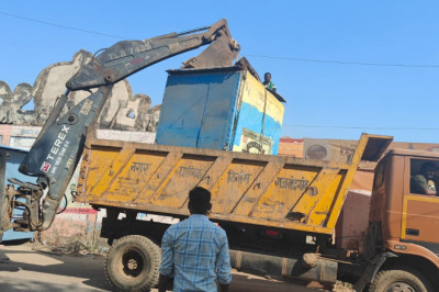शिवाजी पार्क के बाजू से हटाये ठेला, गुरूद्वारा के पास पसरा नही लगाने नोटिस...