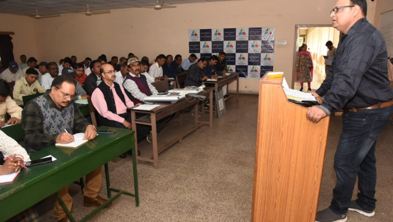 प्रशिक्षण में मतदान यूिनट एवं नियंत्रण यूनिट के तकनीकी पहलुओं को समझाया गया...