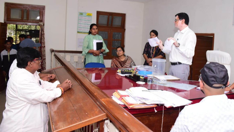 नगर पालिक निगम राजनांदगांव के महापौर पद के लिए 11 अभ्यर्थी एवं पार्षद पद के लिए 176 अभ्यर्थी चुनाव मैदान में अभ्यर्थियों को प्रतीक आबंटित