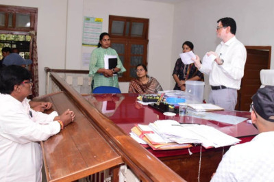 नगर पालिक निगम राजनांदगांव के महापौर पद के लिए 11 अभ्यर्थी एवं पार्षद पद के लिए 176 अभ्यर्थी चुनाव मैदान में अभ्यर्थियों को प्रतीक आबंटित