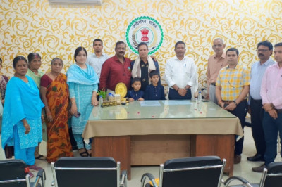 नगरीय निकाय चुनाव 2025 के प्रत्याशियों के समक्ष ईवीएम मशीन का सफल प्रदर्शन